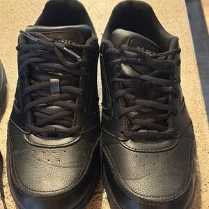 Sketchers slip resistant shoes size 11 men’s. Worn only 3 times.